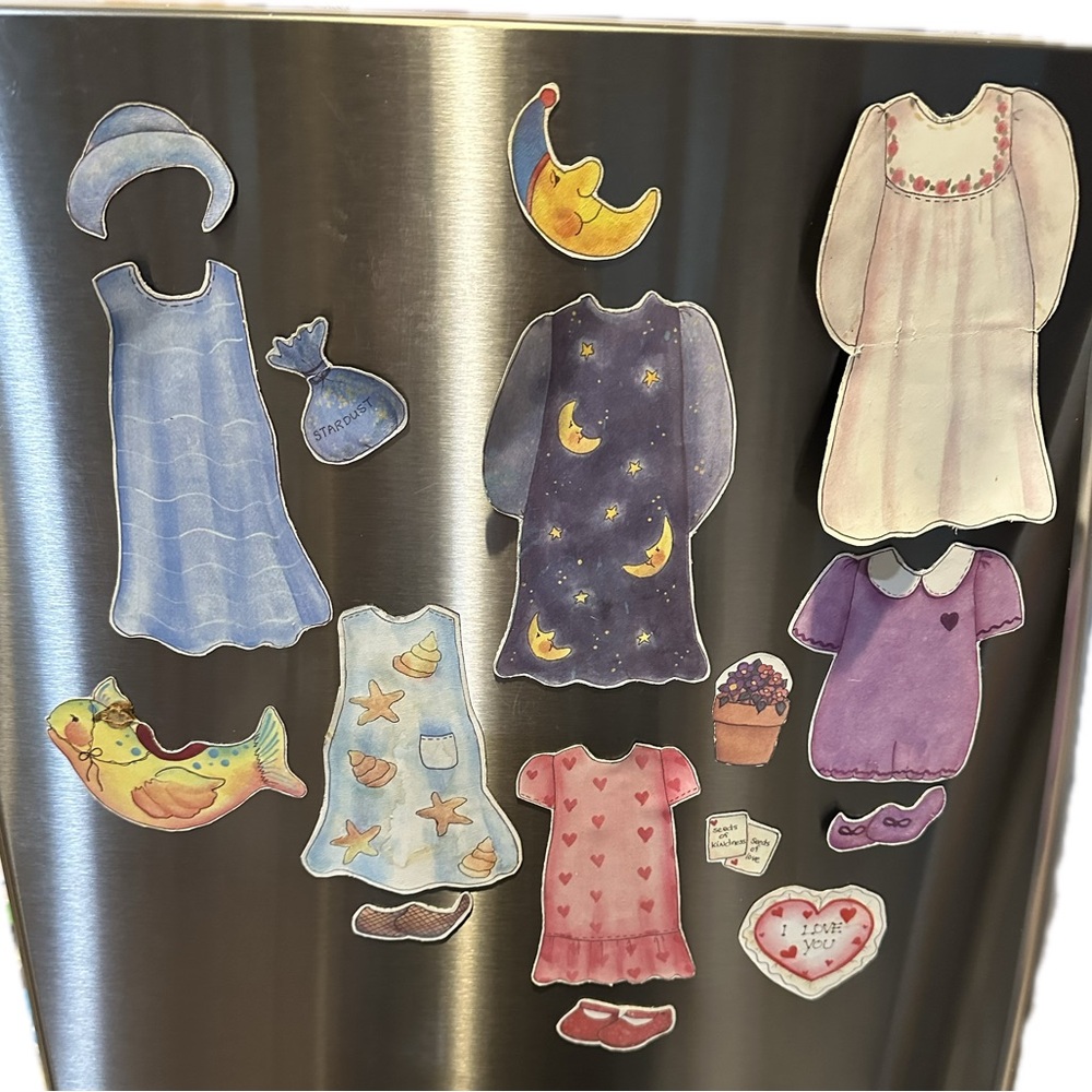 VTG MAGNETIC PAPER DOLLS GIRL CLOTHES ONLY FRIDGE PLAY COLLECTIBLE FOR 8” DOLL